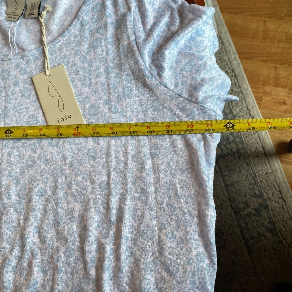 Joie 100% Linen Short Sleeve Blue and White Floral Top